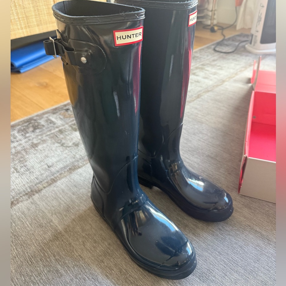 Hunter Women’s Original Tall Navy Gloss Rainboots